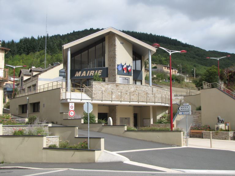 La mairie de Saint-Sernin